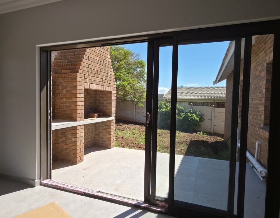 3 Bedroom Property for Sale in Wavecrest Eastern Cape